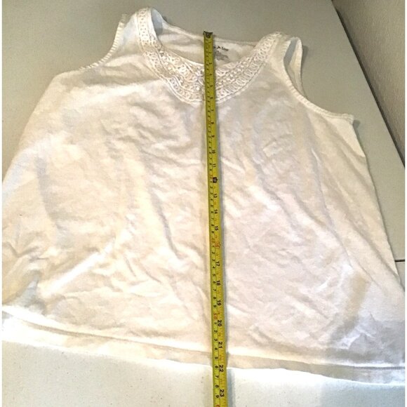 White Stag Womens Medium White Sleeveless Cotton Top With Embroidered Neckline - Picture 5 of 5